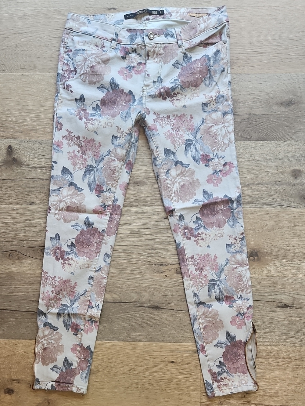 Zara Trafaluc Floral Skinny Jeans Size 6 Romantic Cottagecore Rose Print